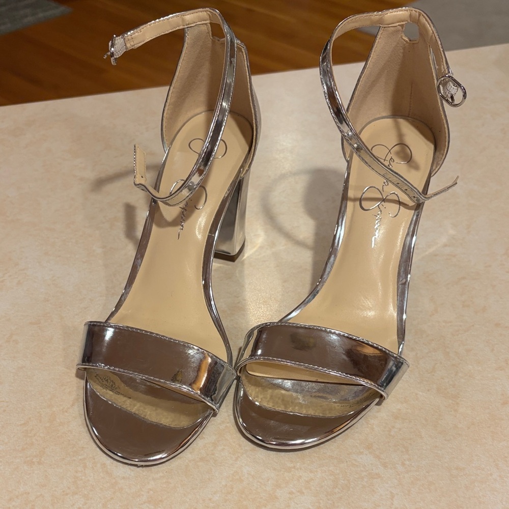 Jessica Simpson Silver Heels Size 9